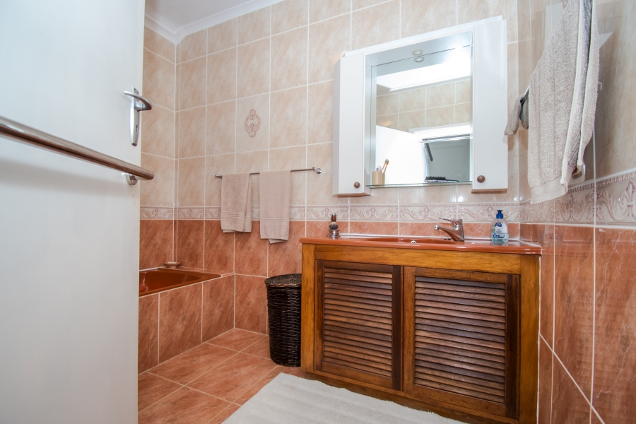 4 Bedroom Property for Sale in La Sandra Western Cape